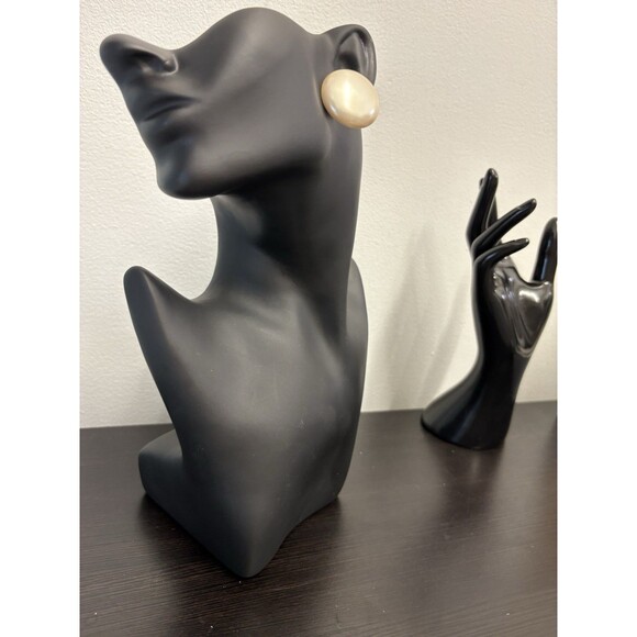 Vintage Ivory Button Earrings Costume Jewelry About 1 Inch - Picture 3 of 9